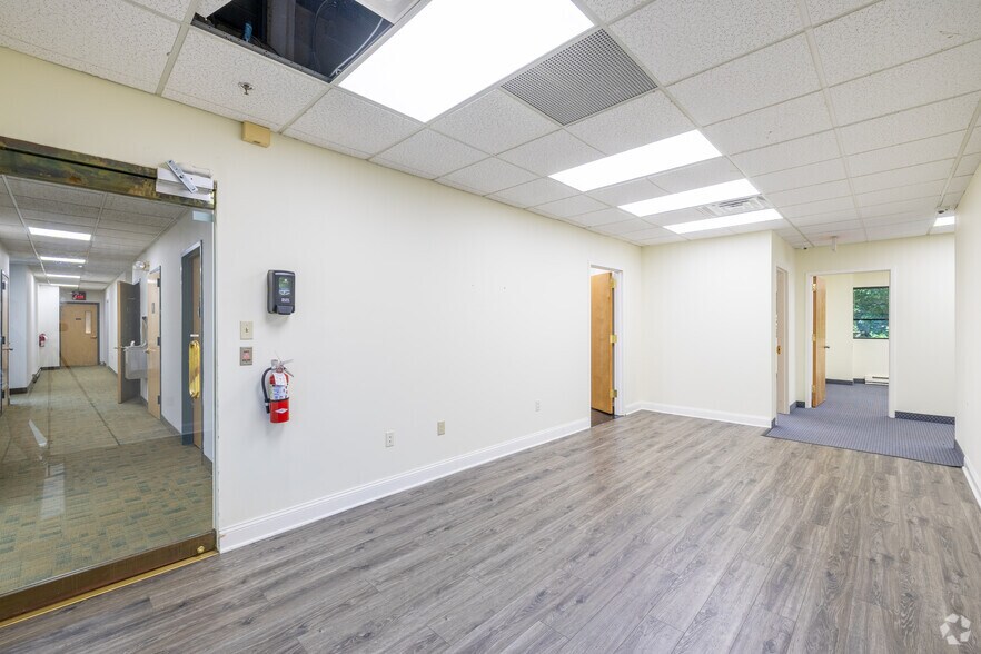 More Photos Of 1600 Saint Georges Ave, Rahway Office For Lease