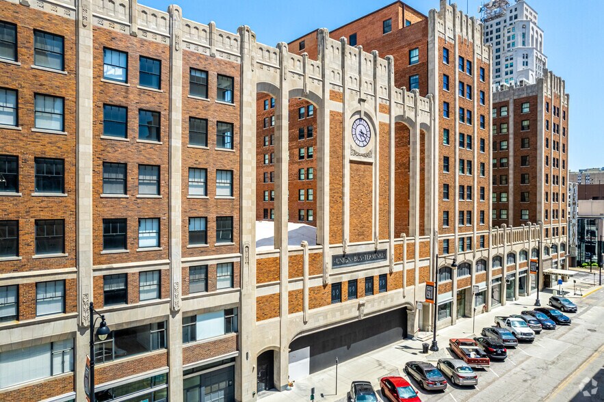 More Photos Of 921-939 McGee St, Kansas City Storefront Retail Office For Lease