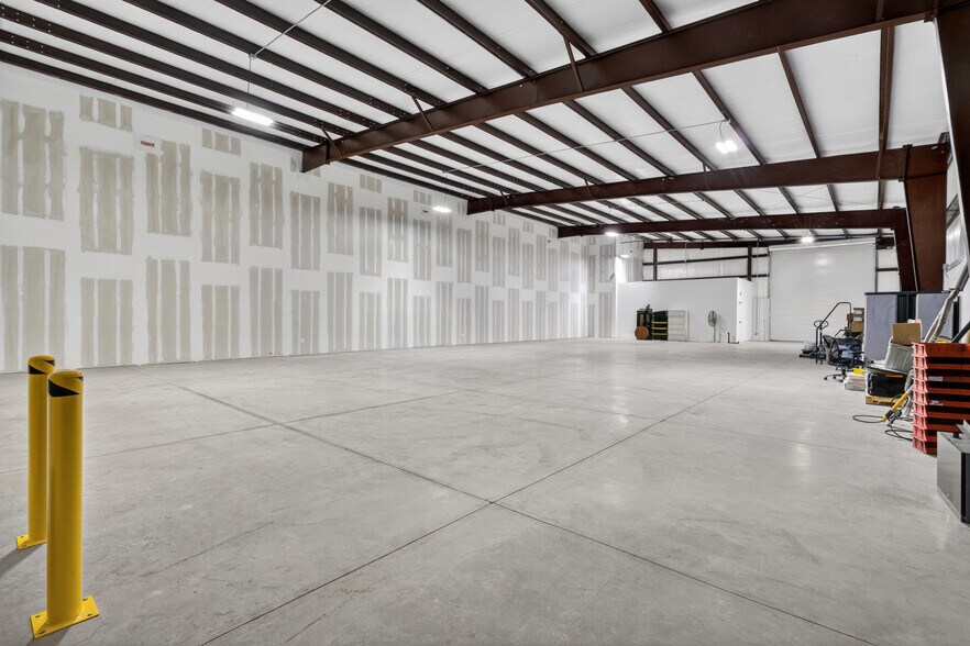 More Photos Of 3606 Explorer Trl, Oakwood Warehouse For Lease