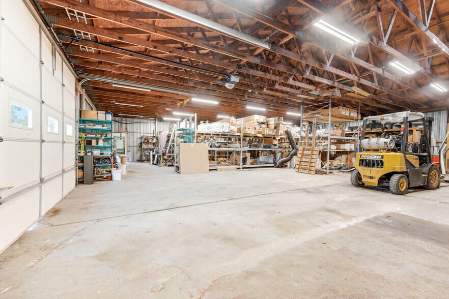More Photos Of 534 Virginia Ave, Fairmont Freestanding For Sale