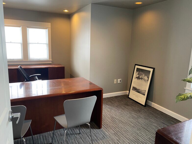 More Photos Of 415 S West St, Royal Oak Loft Creative Space For Lease