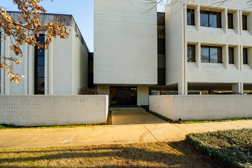 More Photos Of 1022 Calhoun St, Columbia Medical For Sale