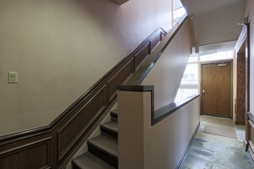 More Photos Of 65 Granby St, Toronto Office For Lease