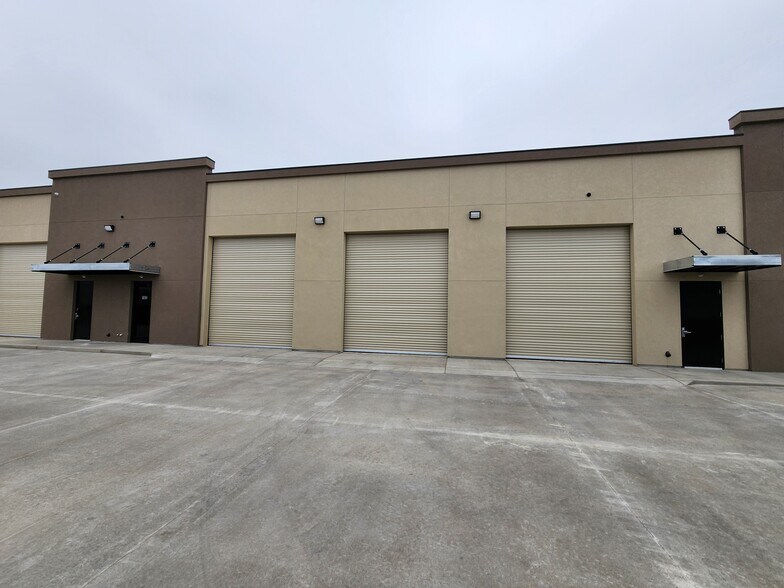 More Photos Of 965 Barstow Ave, Clovis Industrial For Lease