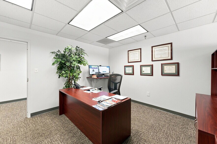 More Photos Of 1365 Hamlet Ave, Clearwater Flex For Lease