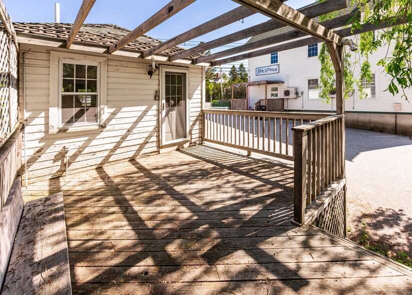 More Photos Of 1276 Surry Rd, Surry Freestanding For Sale