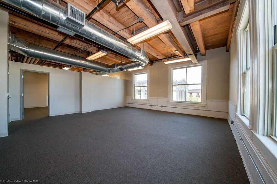 More Photos Of 555 Pleasant St, New Bedford Office For Sale