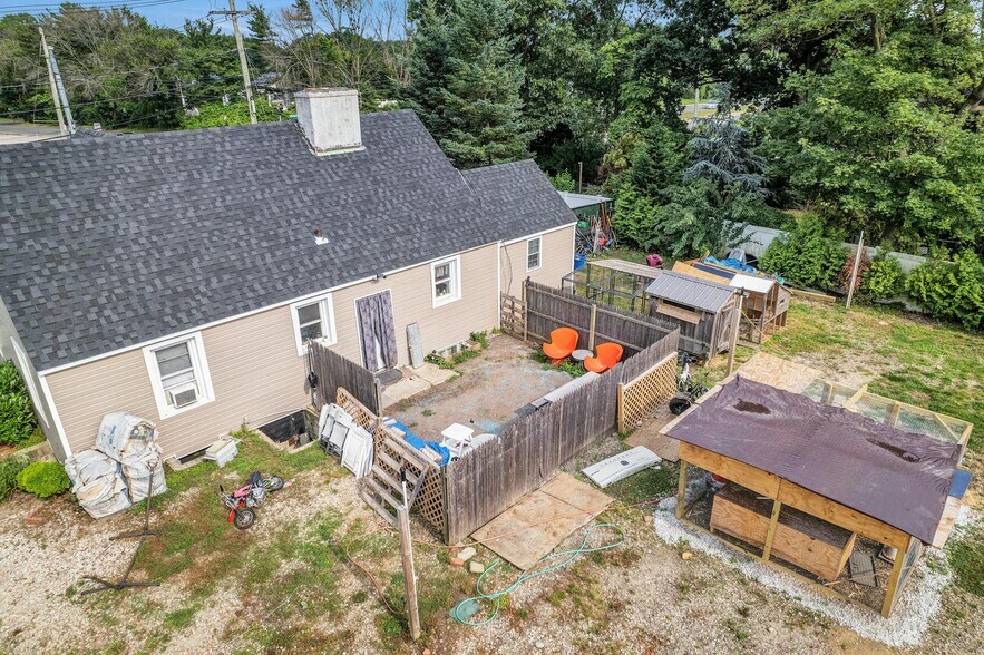 More Photos Of 557 Deer Park Rd, Dix Hills Flex For Sale