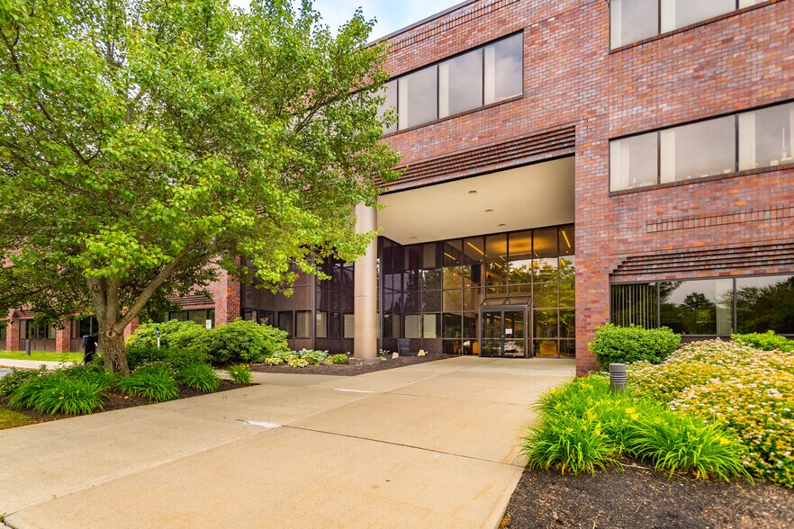 More Photos Of 400 Donald J Lynch Blvd, Marlborough Unknown For Lease