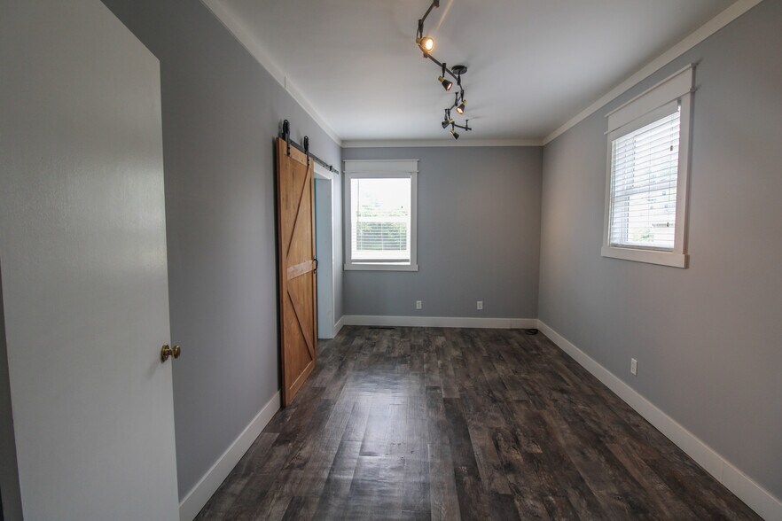 More Photos Of 1517 Allentown Rd, Lima Office For Sale