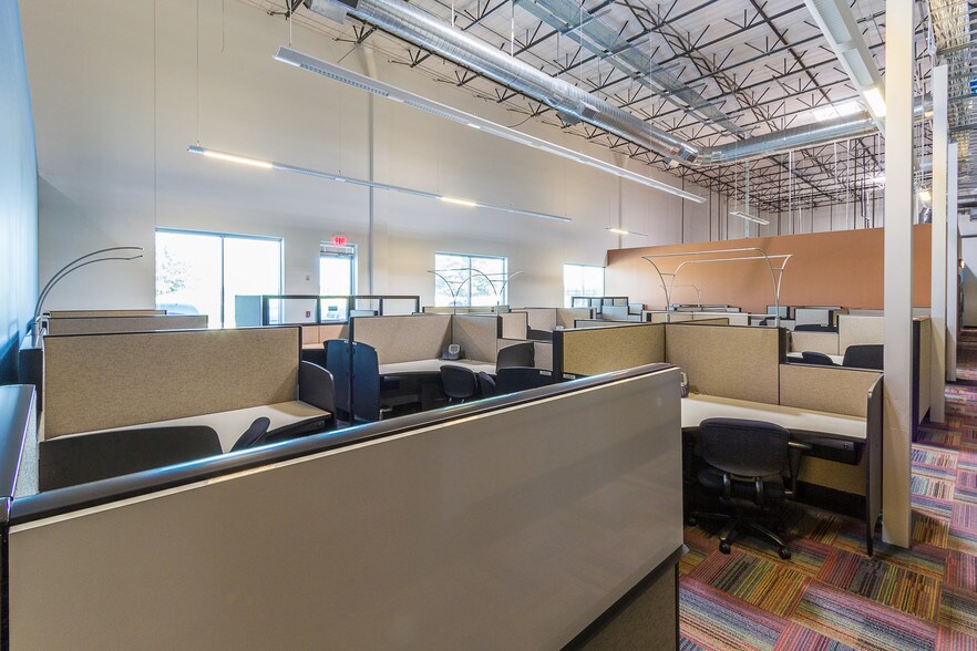 More Photos Of 11603 Crosswinds Way, San Antonio Flex For Lease