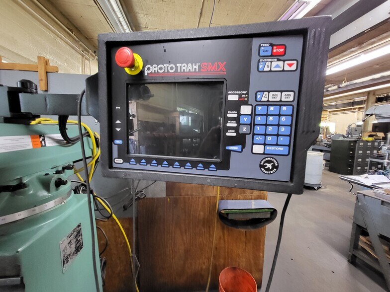 More Photos Of 15321 W Eleven Mile Rd, Oak Park Manufacturing For Sale