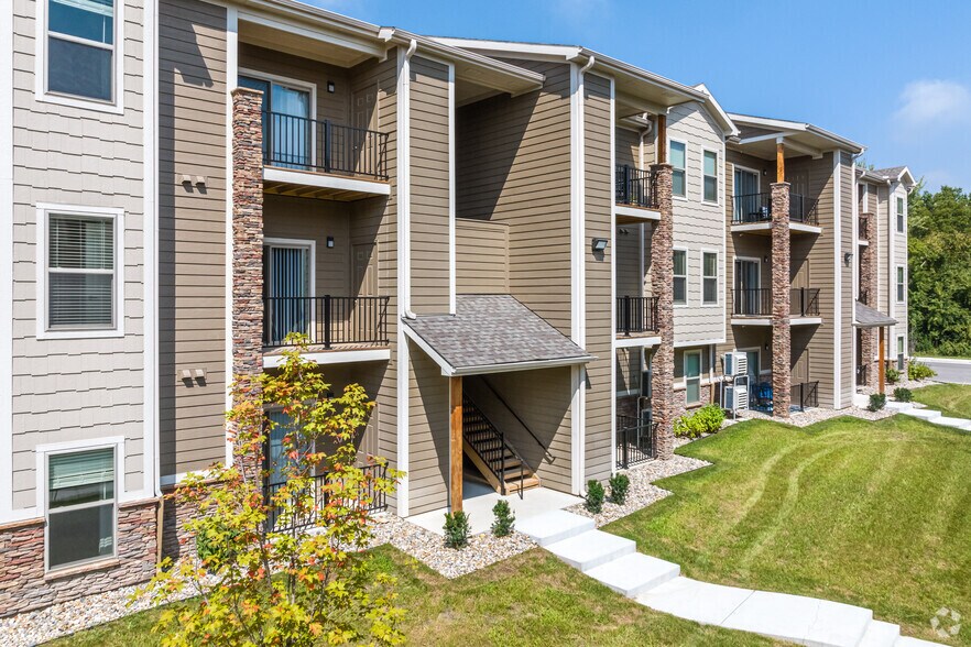 More Photos Of 13399 Charlotte St, Kansas City Apartments For Sale