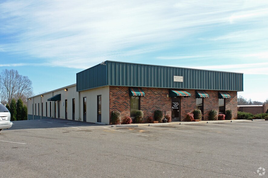 Primary Photo Of 636 Signal Hill Dr, Statesville Office For Lease