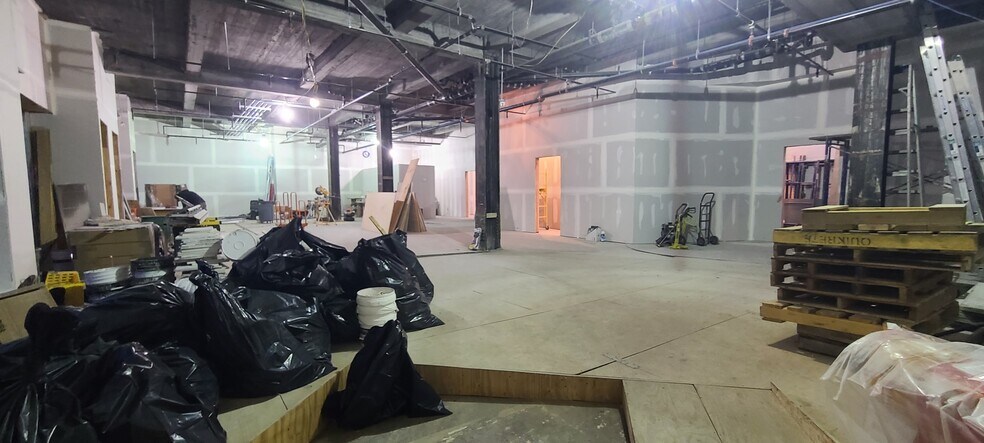 More Photos Of 166-36 Jamaica Ave, Jamaica General Retail For Lease