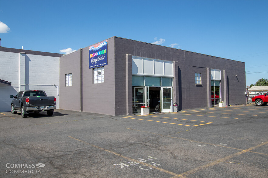 Primary Photo Of 798 NW 5th St, Redmond Storefront For Lease