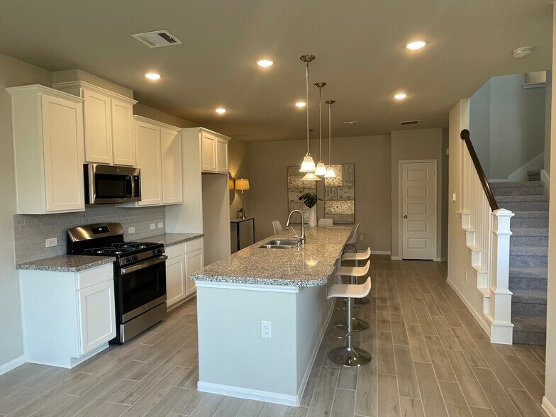 More Photos Of 7407 Hinsdale Dr, Pasadena Apartments For Sale