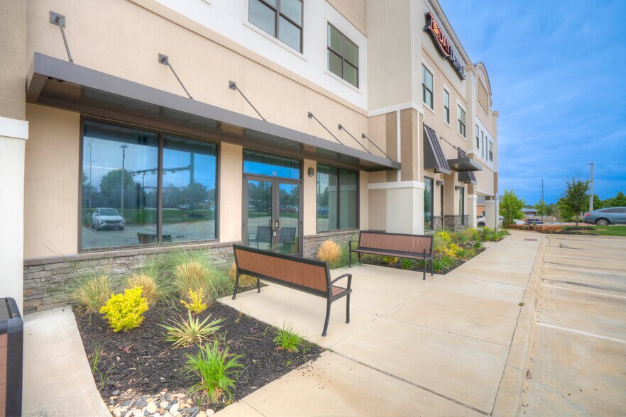 More Photos Of 2840 Flower Mound Rd, Flower Mound General Retail For Lease