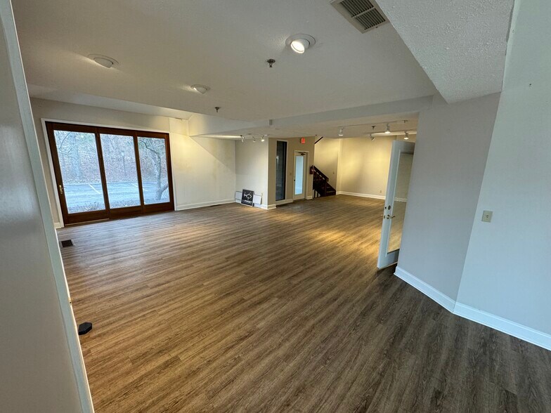 More Photos Of 3781-3799 Green Rd, Beachwood Office For Lease