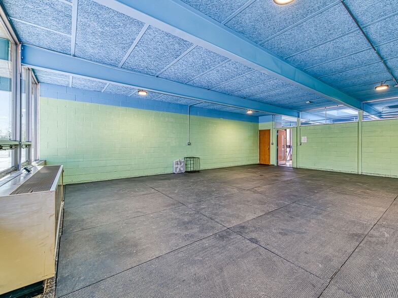 More Photos Of 2400 N Dixie Hwy, Monroe Serviced Offices For Sale