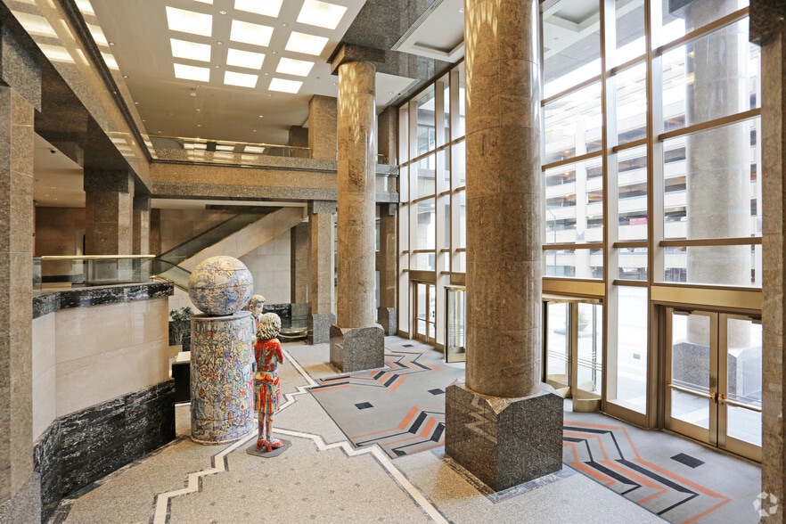 More Photos Of 801 Grand Ave, Des Moines Office For Lease