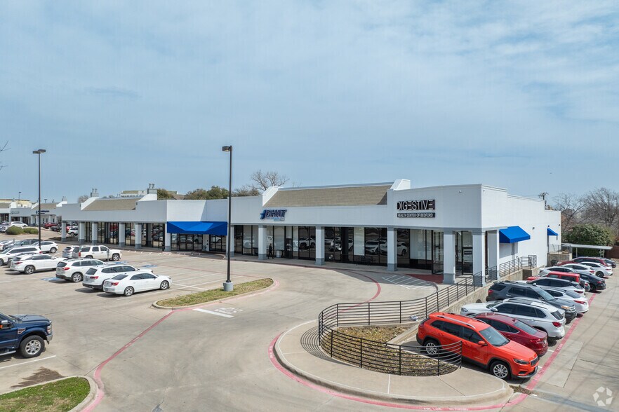 More Photos Of 1600 Central Dr, Bedford Medical For Lease