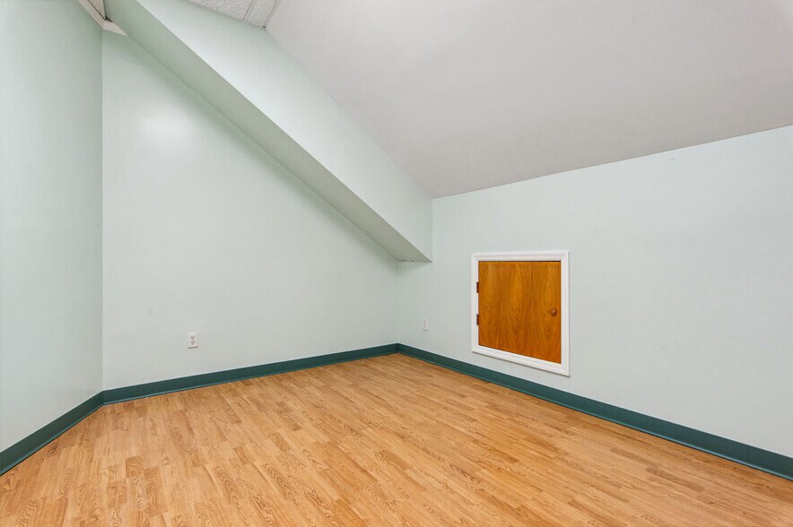 More Photos Of 43 Office Park Dr, Jacksonville Medical For Lease