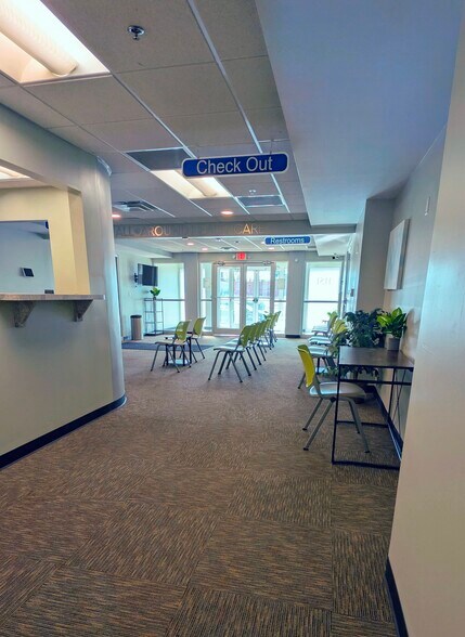 More Photos Of 1151 S 4th St, Louisville Medical For Lease