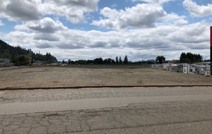 More Photos Of Roberts Rd, Eugene Land For Lease