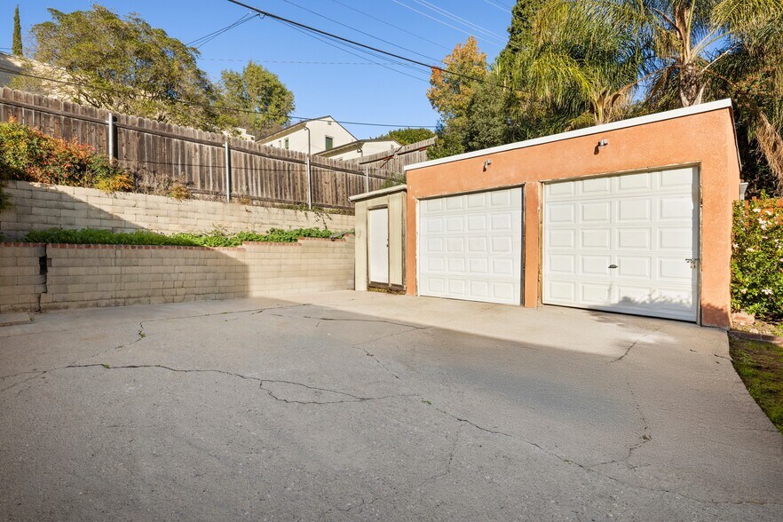 More Photos Of 2243 India St, Los Angeles Multifamily For Sale