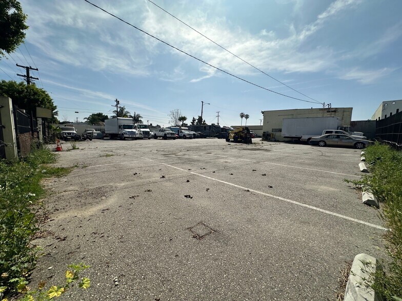 More Photos Of 712 E Alondra Blvd, Compton Warehouse For Lease