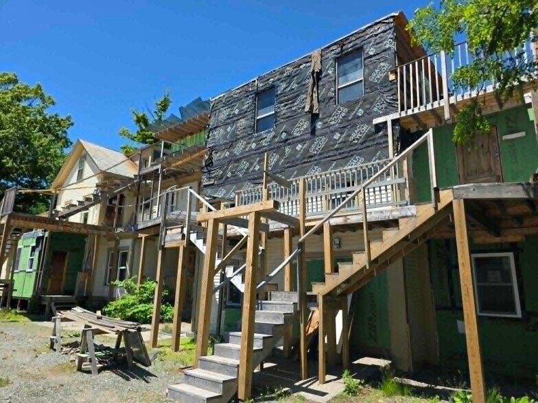 More Photos Of 33 Oak St, Brattleboro Apartments For Sale