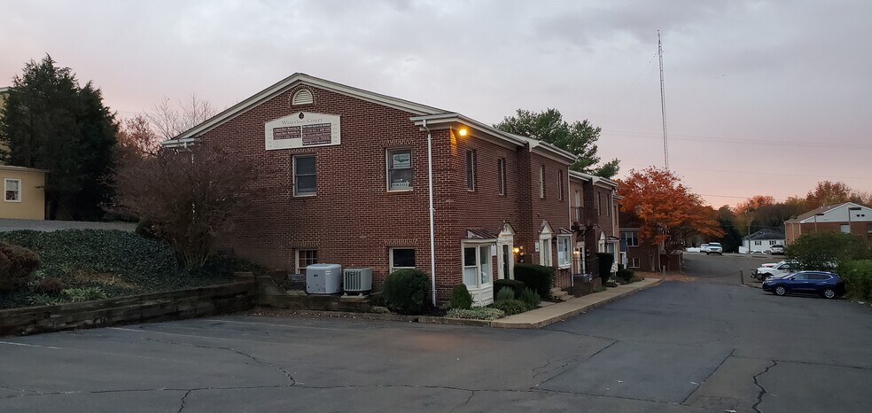 Primary Photo Of 20 John Marshall St, Warrenton Office For Lease