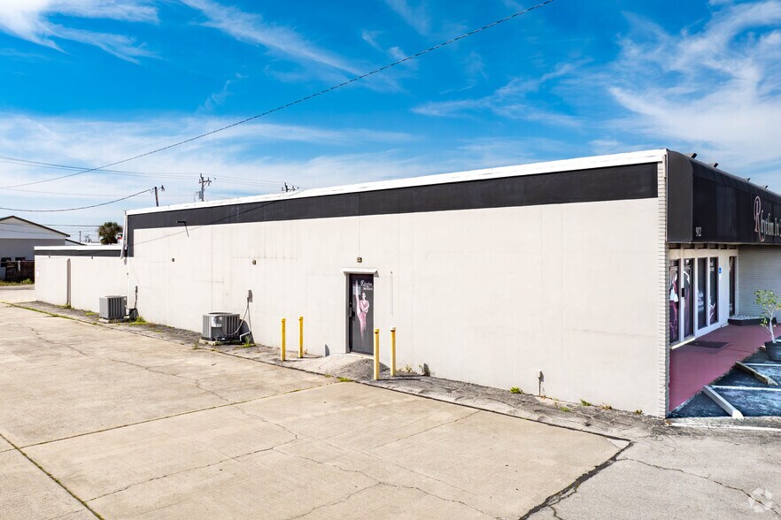 More Photos Of 910-912 Del Prado Blvd S, Cape Coral Freestanding For Lease