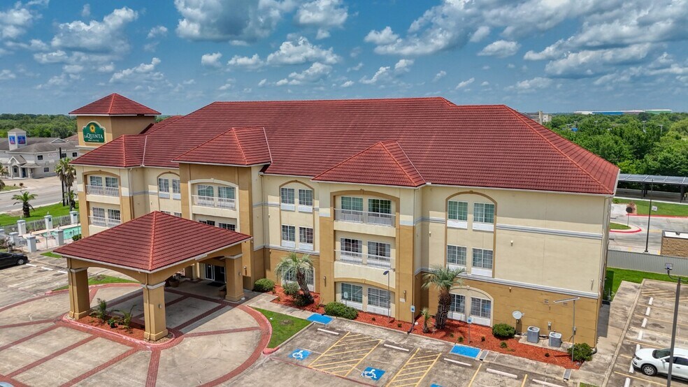 Primary Photo Of 5300 7th St, Bay City Hospitality For Sale