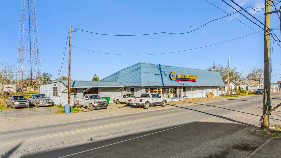 More Photos Of 3871 Highway 1, Raceland Freestanding For Sale