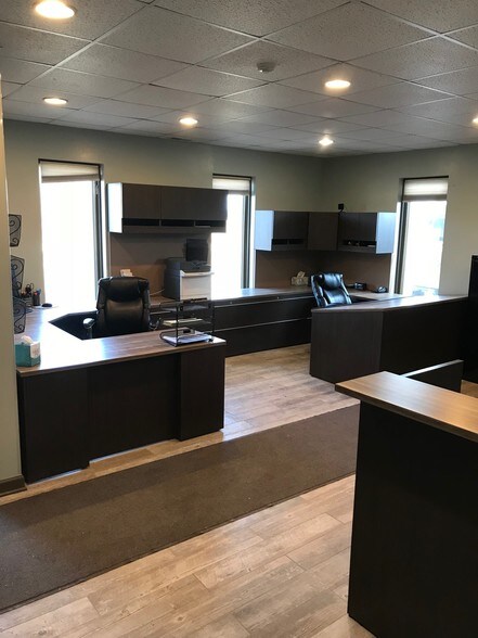 More Photos Of 825 E North St, Elburn Warehouse For Lease