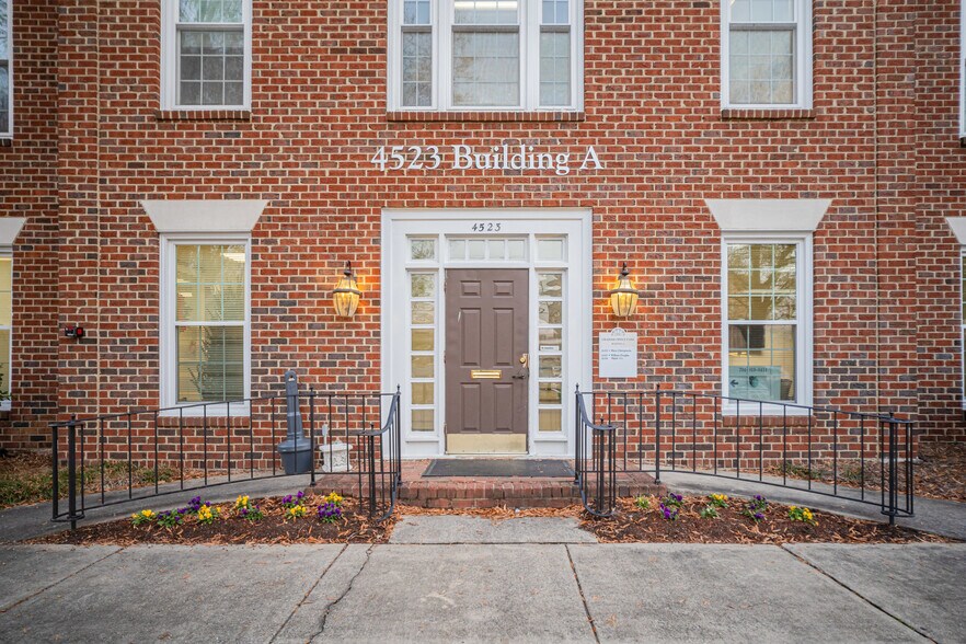 More Photos Of 4523 Park Rd, Charlotte Office For Sale