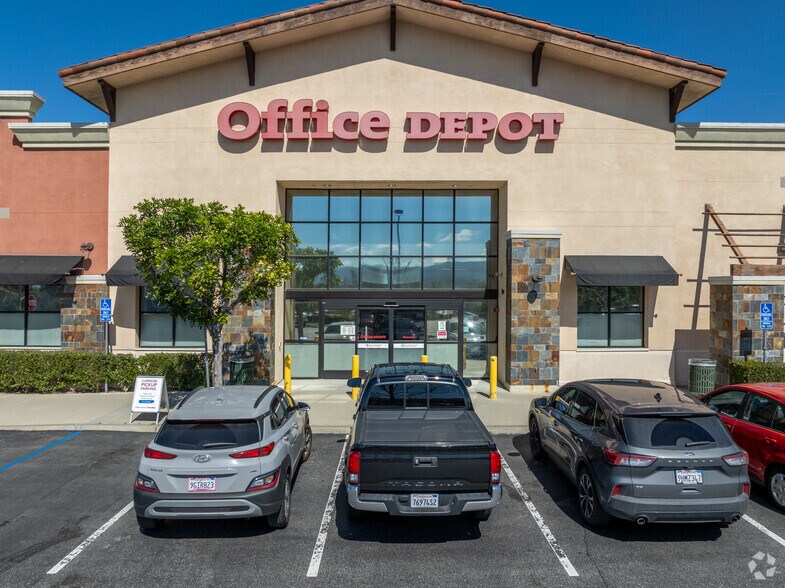 More Photos Of 28100-28188 Newhall Ranch Rd, Valencia Unknown For Lease