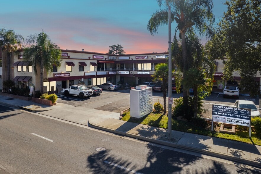 More Photos Of 23942-23945 Lyons Ave, Santa Clarita Storefront Retail Office For Lease