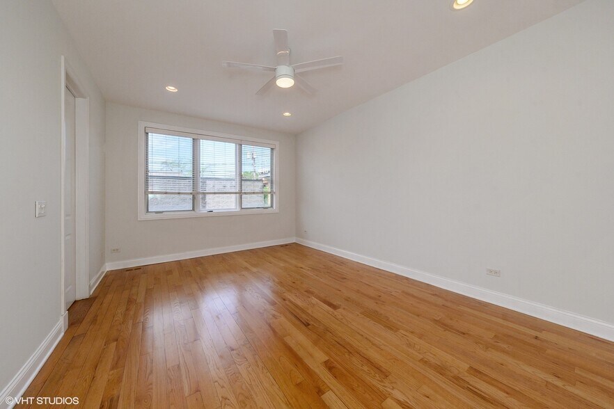 More Photos Of 4012 S Indiana Ave, Chicago Apartments For Sale