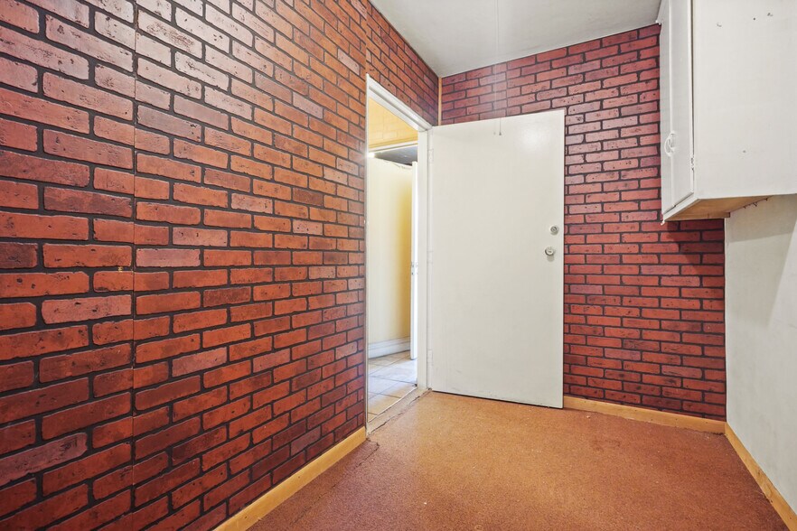 More Photos Of 1108 E 84th Pl, Los Angeles Religious Facility For Sale