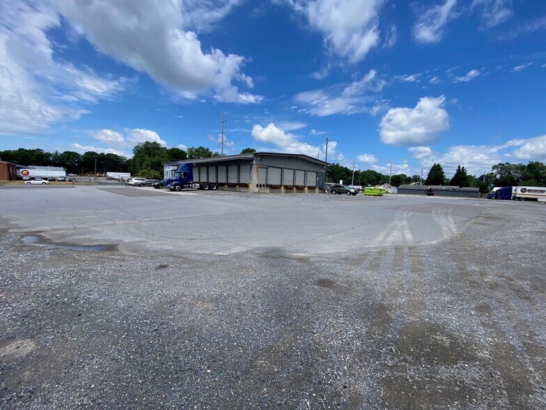 More Photos Of 1919 Plantation Rd, Roanoke Truck Terminal For Lease