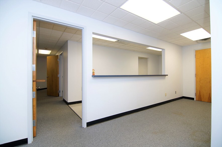 More Photos Of 555 E Eads Pky, Lawrenceburg Medical For Sale