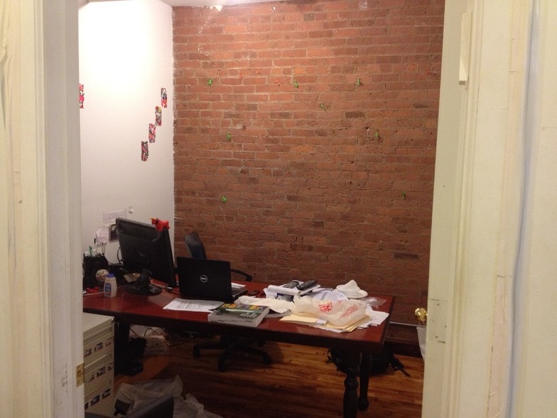 More Photos Of 247 W 36th St, New York Office For Lease