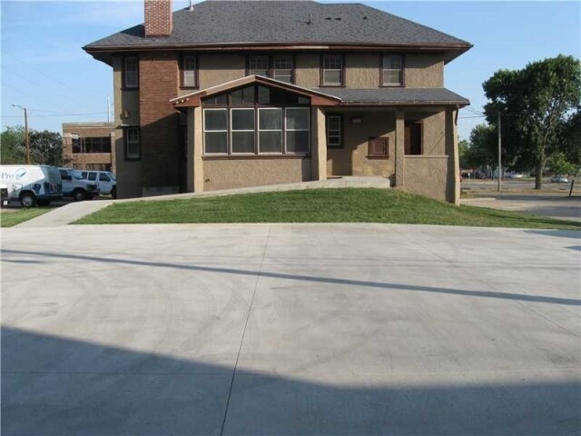 Primary Photo Of 616 4th Ave SE, Cedar Rapids Office For Lease