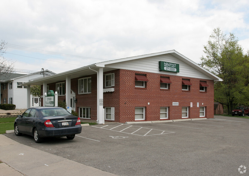 Primary Photo Of 4333 Nakoma Rd, Madison Medical For Lease