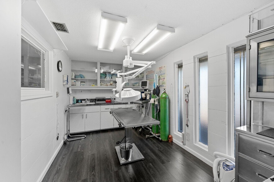 More Photos Of 1029 Sarno Rd, Melbourne Medical For Sale