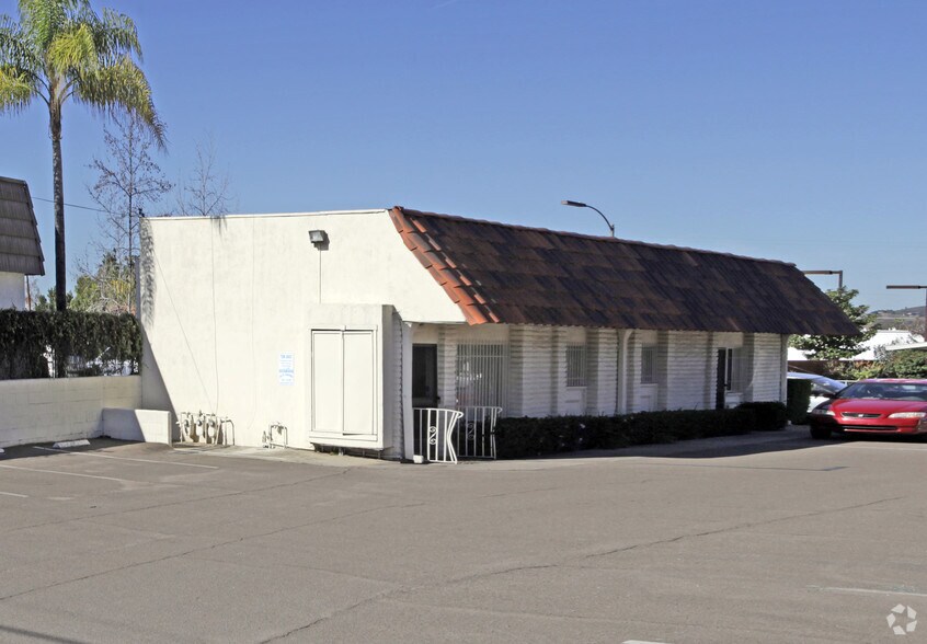 Primary Photo Of 1027 E Grand Ave, Escondido Medical For Lease