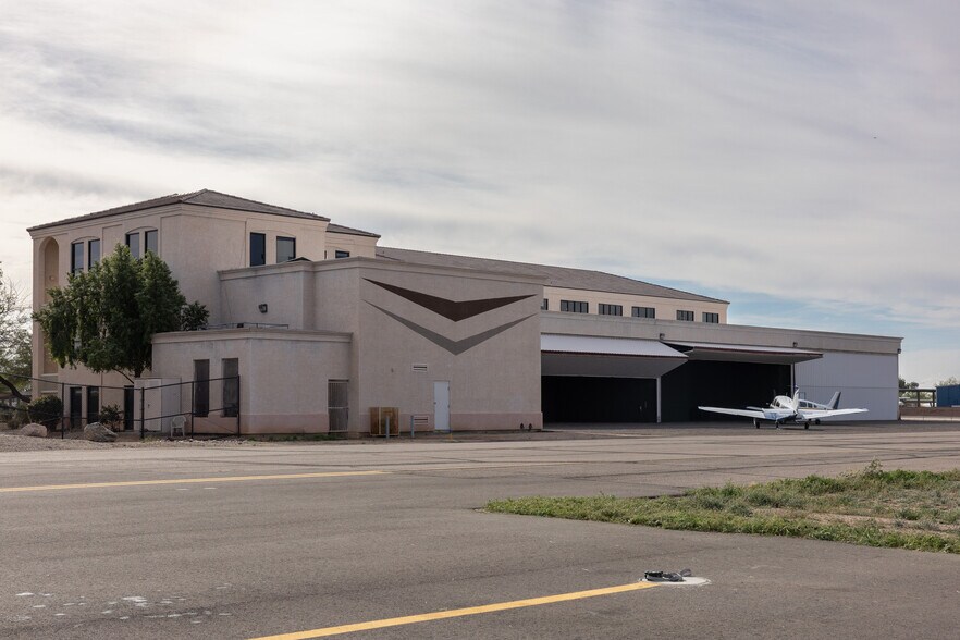 More Photos Of 2550 N Thunderbird Cir, Mesa Office For Sale